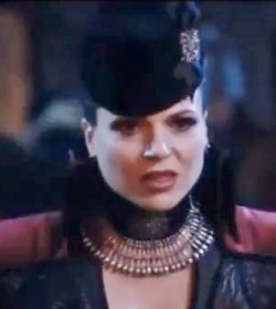 Regina wears another great costume in episode 2x20 The Evil Queen