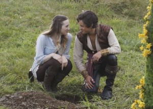 Alice and Cyrus in OUATW 1x02 "Trust Me"